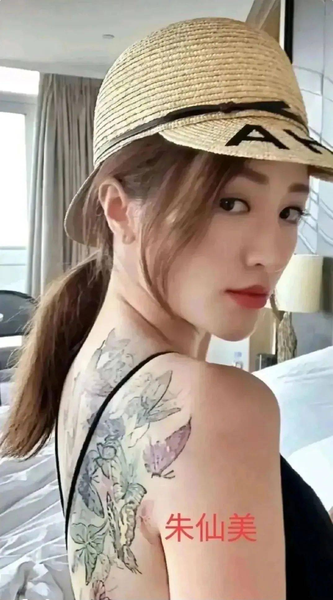 的朱仙美,原本是国内小有名气的网红,后来被缅北的佤邦军阀鲍军龙追求