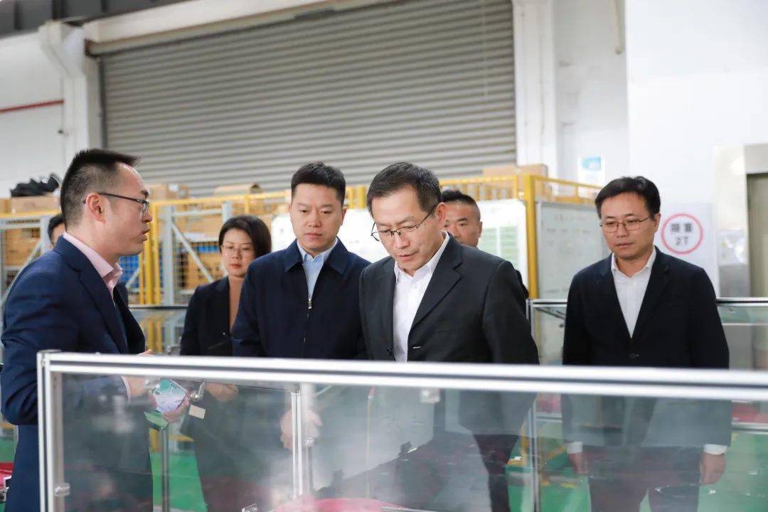 区委常委,经开区党工委副书记,管委会副主任张华谦,副区长张伟参加