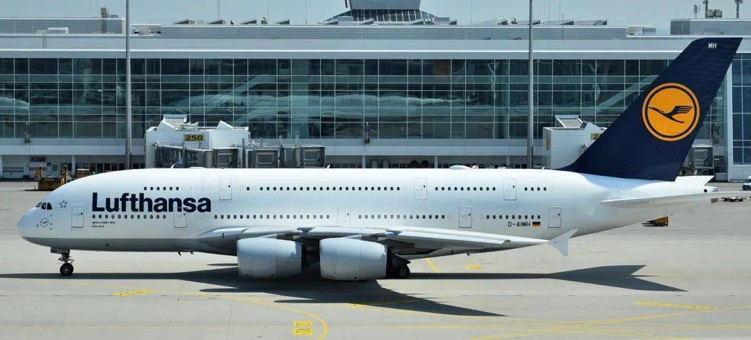 汉莎第5架a380恢复运营!_机场_航空_广告