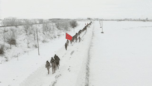 直击冬季野营拉练,在寒风雪原中淬火砺剑_呼伦贝尔_出发_部队