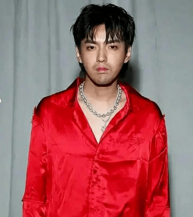 据悉,吴亦凡于2021年7月因涉嫌强奸被刑事拘留,同年8月被法院批准逮捕