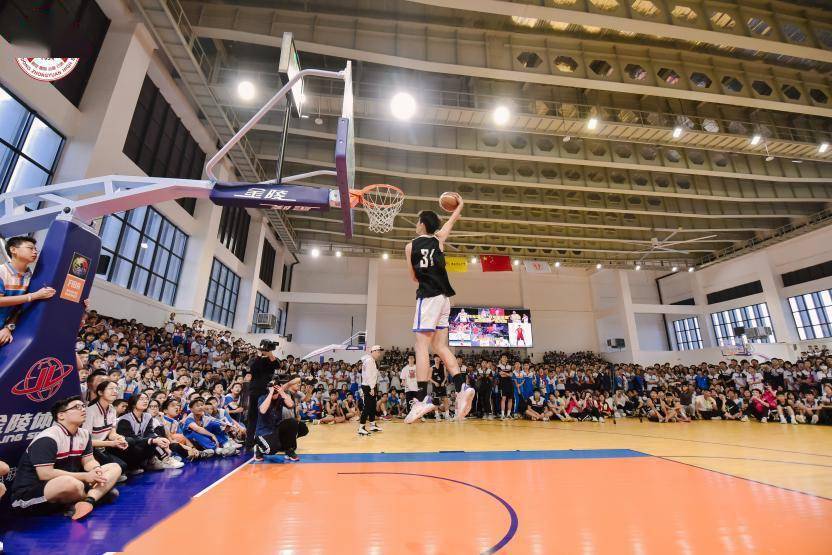 篮球名将朱芳雨亮相广东仲元中学_体育_师生_比赛