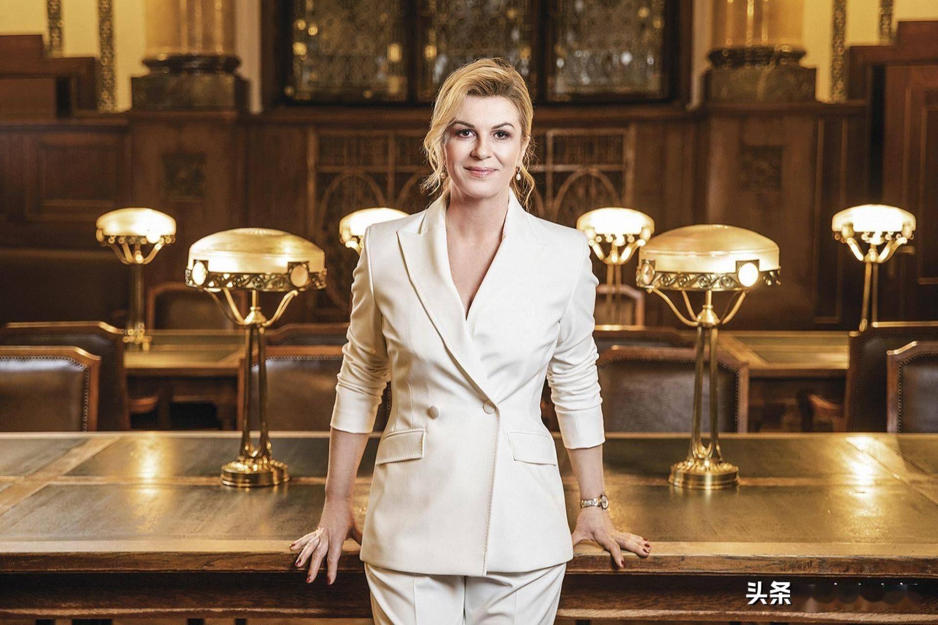 克罗地亚美女总统,身材傲人被喷胸大,做出六大惊世举动,爱足球_琳达