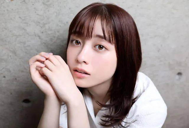 桥本环奈掉出前三,原本第一的新垣结衣被她取代!_妹妹_时候_姐姐