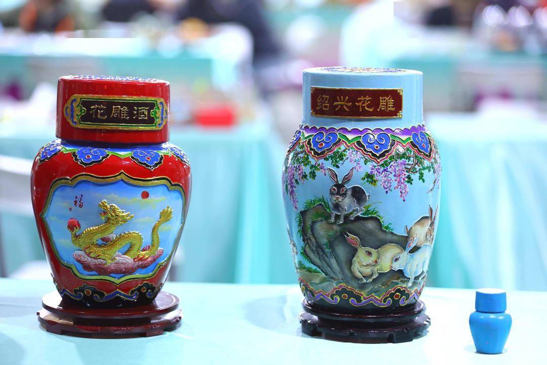 现场,发布了《长篇绍兴莲花落演唱作品选》首部专辑沈宝贤专辑样书,并