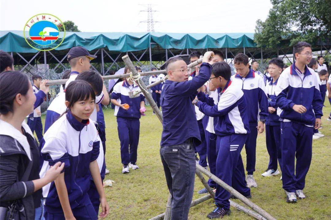 罗马炮架,相当于中国古代的投石器.