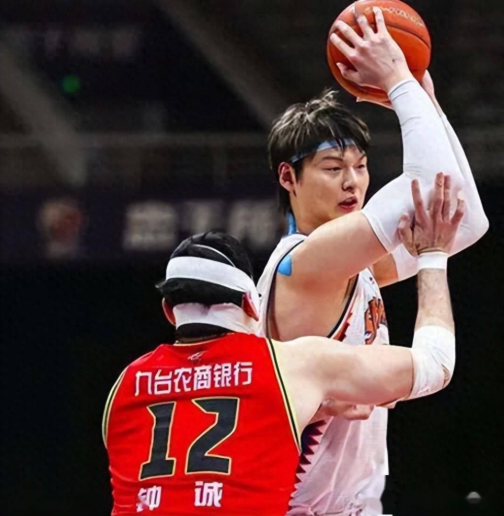 钟诚_因为_内线