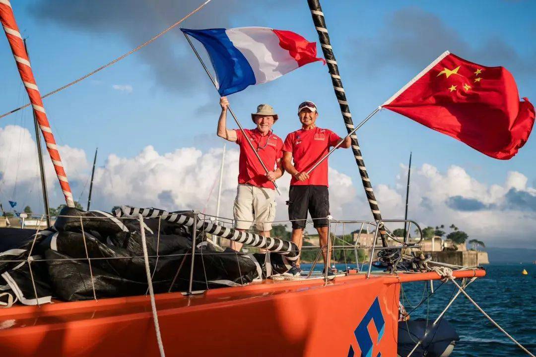 記得2015年,徐京坤船長參加mini transat單人跨大西洋帆船賽的時候