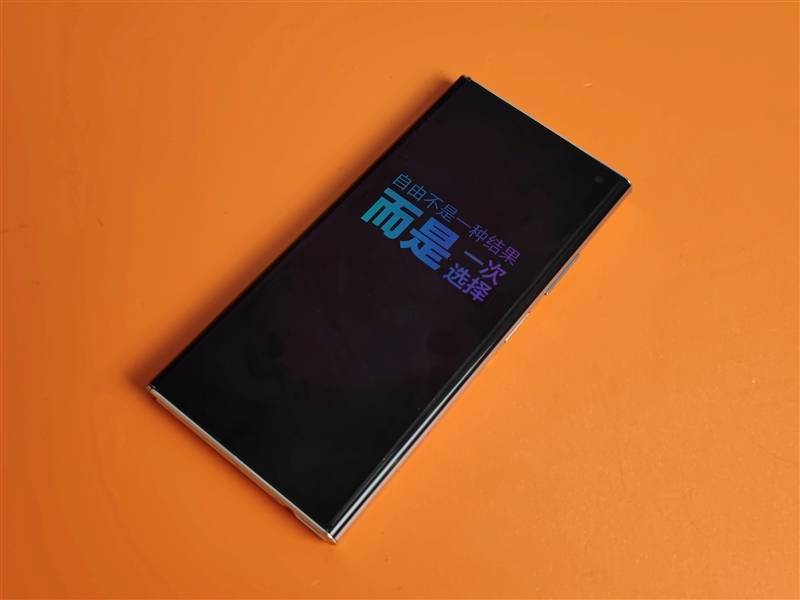 手机秒变“钱包”！全球独一无二！荣耀V Purse全面评测：折叠屏从未如此惊艳(图14)