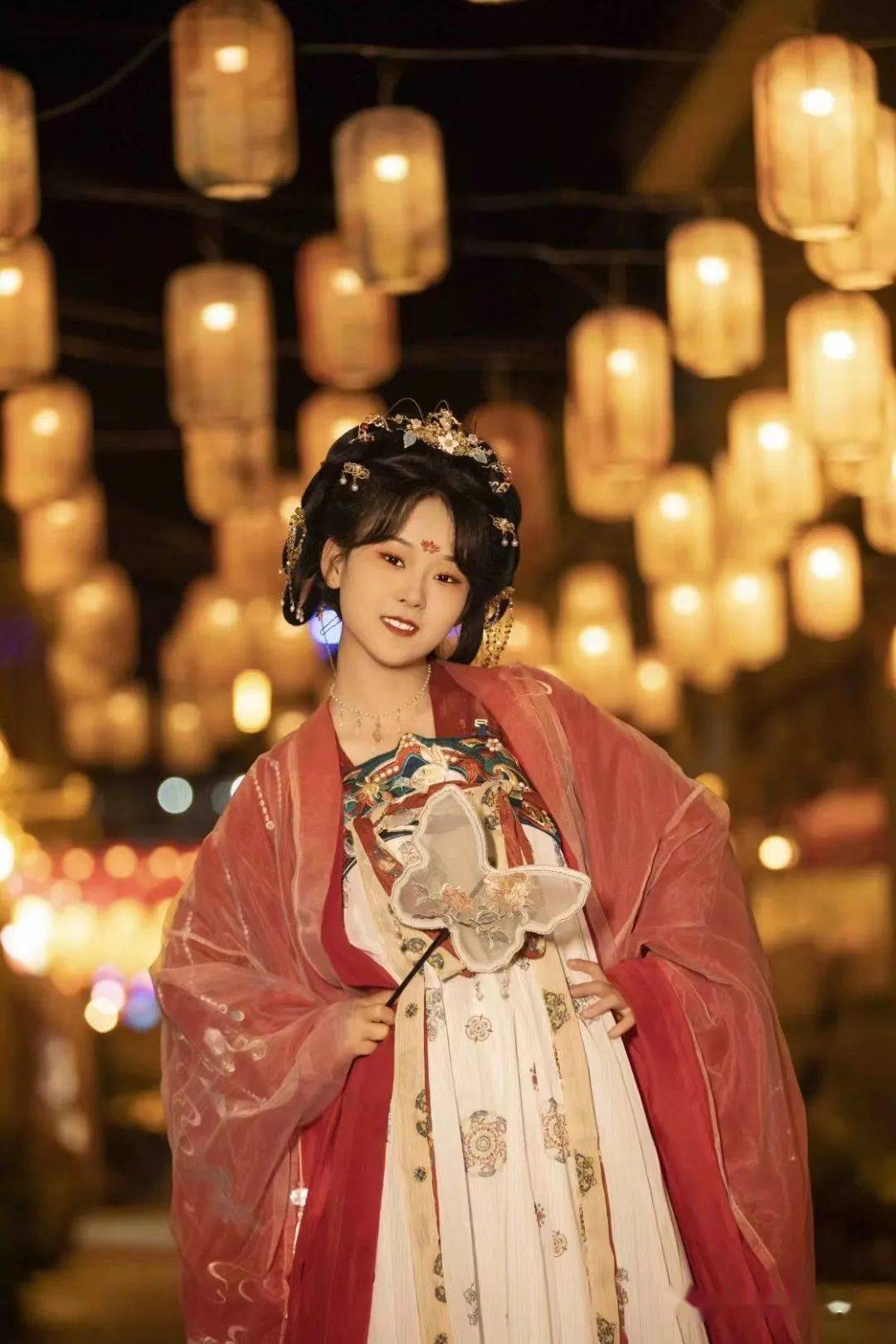 冬天来临夏,穿上汉服感受"时空穿越"_东公馆_八坊_园林