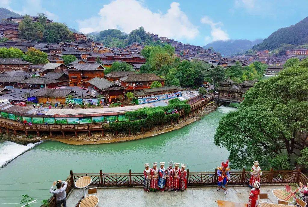 五星酒店 —— 不挪窝,享泡 —— 养生氡硫温泉|长者尊享 61 贵州