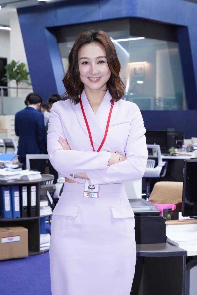 职场穿搭还是得看精致港女_剧中_造型_西装