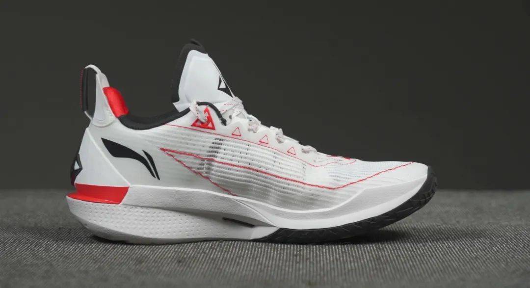 一双矛盾的球鞋?李宁 巴特勒2代 jb2 开箱 实战初体验_设计_鞋垫_后跟