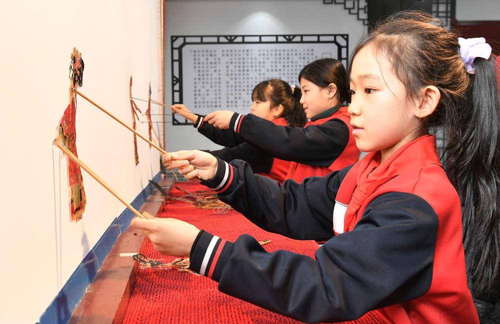河北河间:传统文化进校园 非遗魅力润童心_皮影_实验_小学