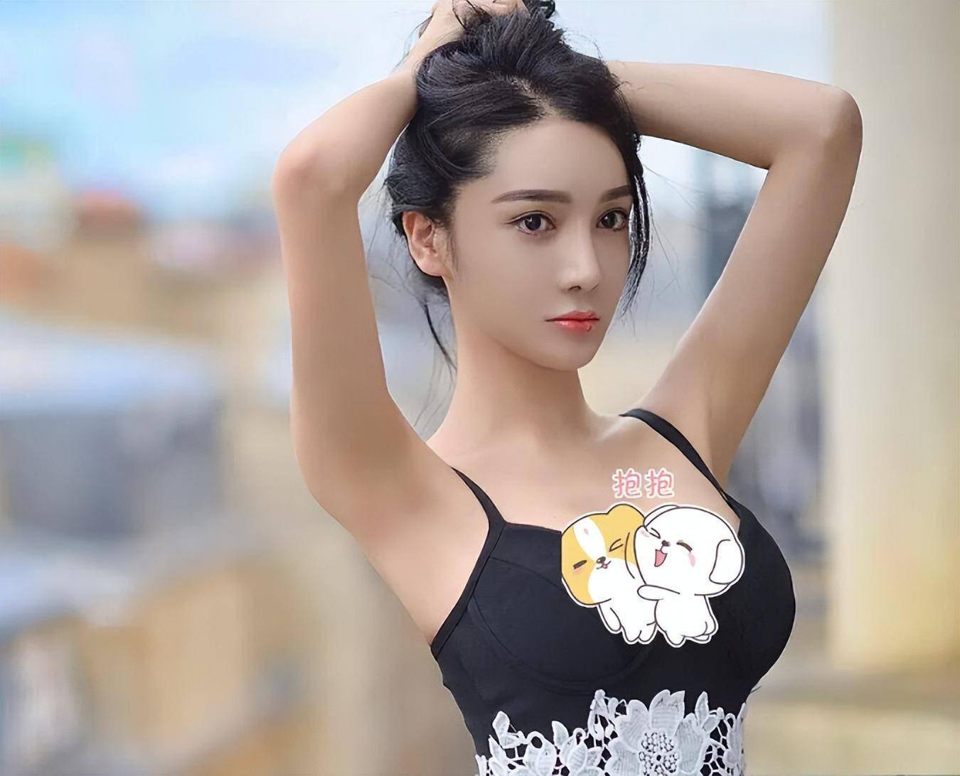 她被誉为是赵本山"最美女徒弟",28岁惨死时一丝不挂,死因成谜_任娇