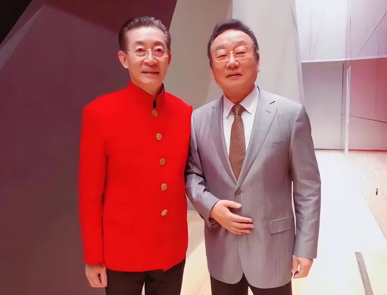 蒋大为:国内赚钱国外花,妻女在加拿大,他76岁还在国内捞金