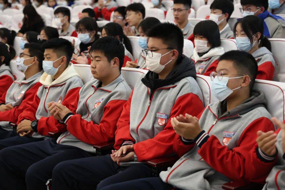 【奋斗正当时】乘风起航,拼搏成就梦想——莱西二中高一级部举行期中