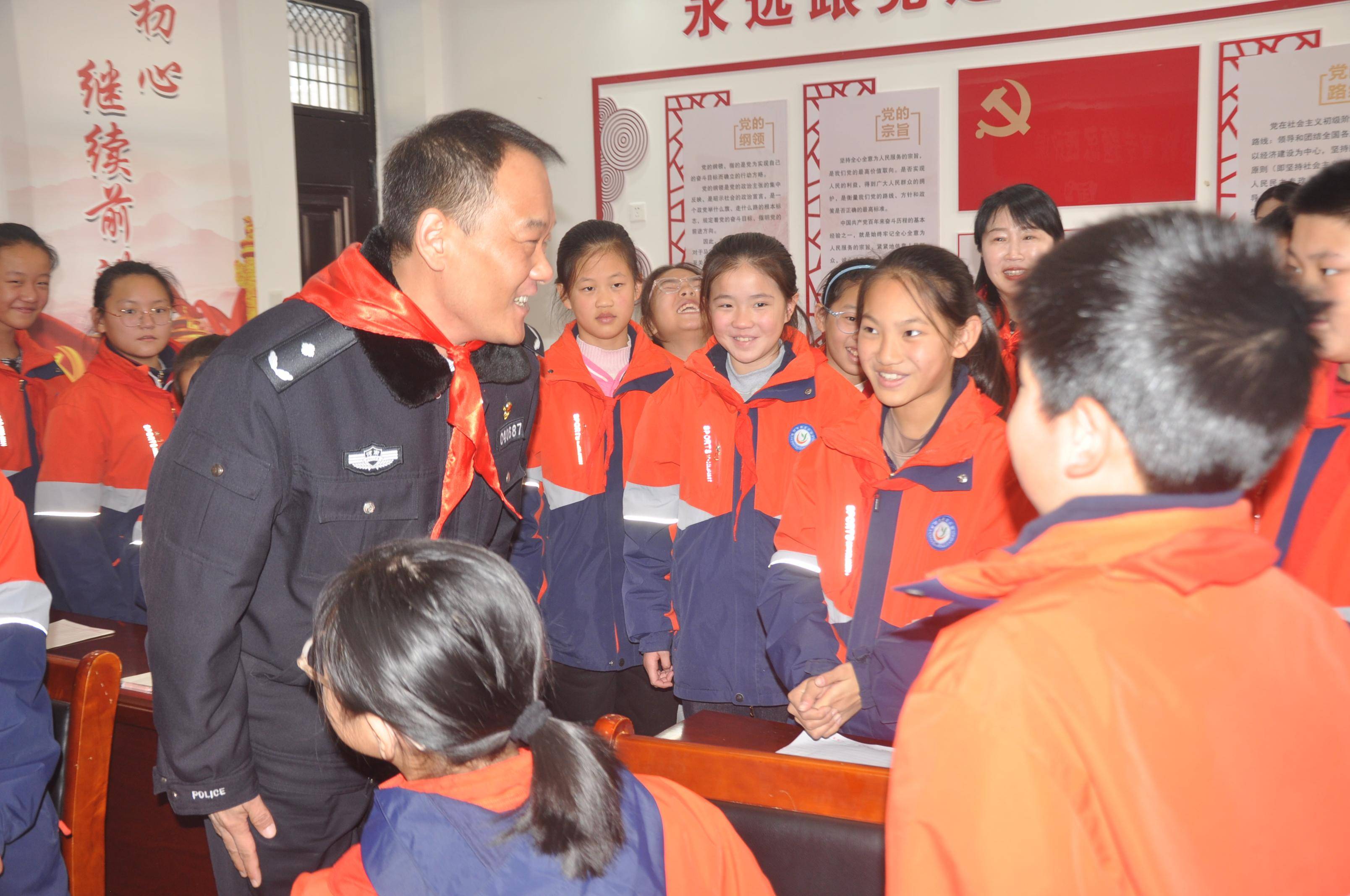 11月30日,安阳市北关区政府副区长,区公安分局党委书记,局长户彬来到