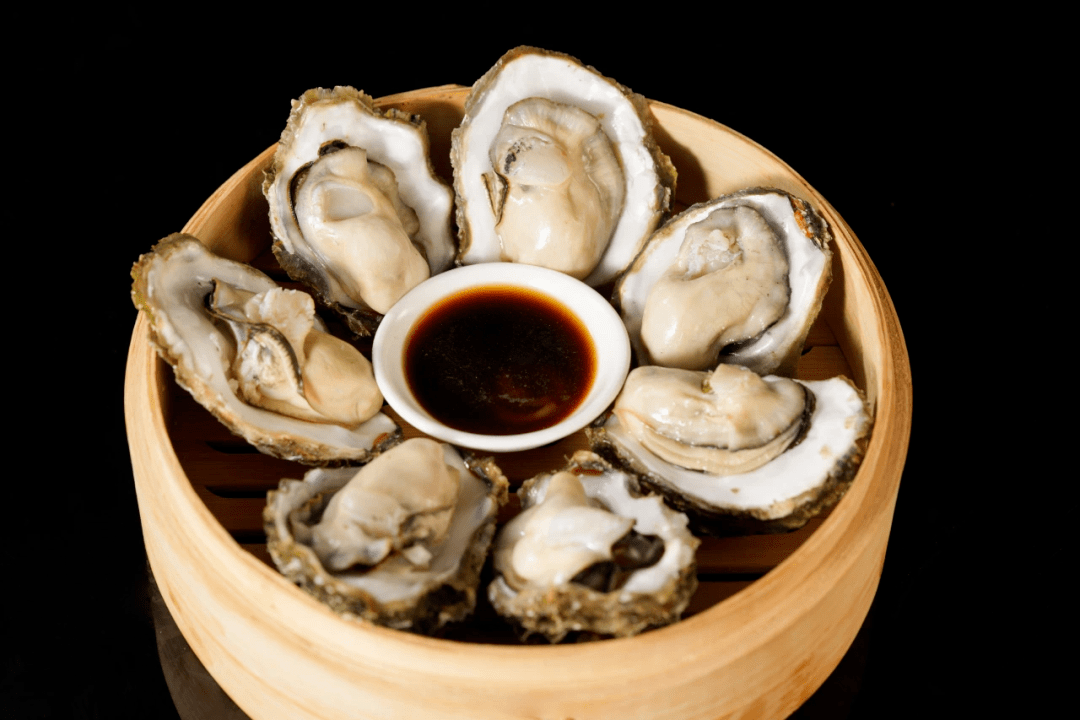 饶平县汫洲镇是"中国大蚝之乡",该镇大蚝养殖已有数百年历史,所产大蚝