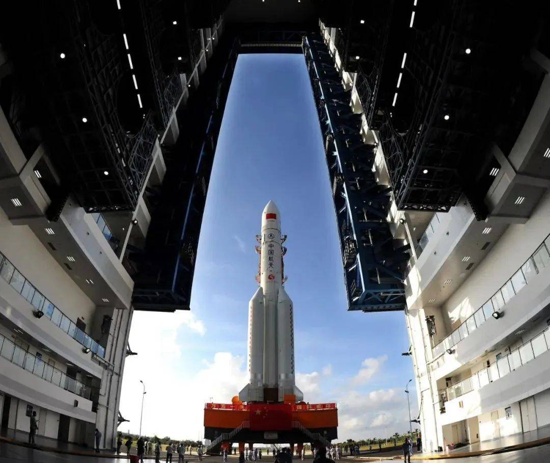 walk】海南文昌长征五号火箭发射转场观礼_航天器_中国