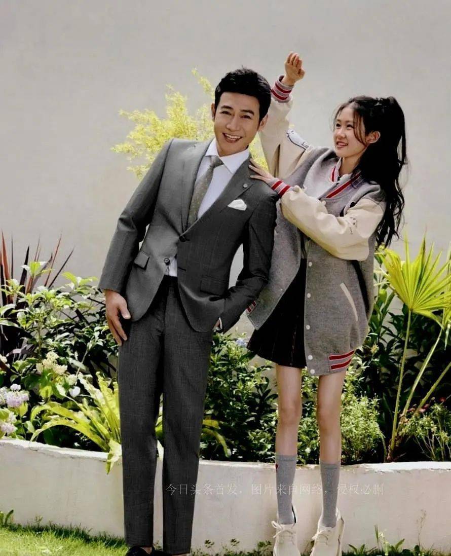 陆毅父女拍写真,贝儿双腿太细遭质疑,鲍蕾晒花絮视频力证未p图_网友