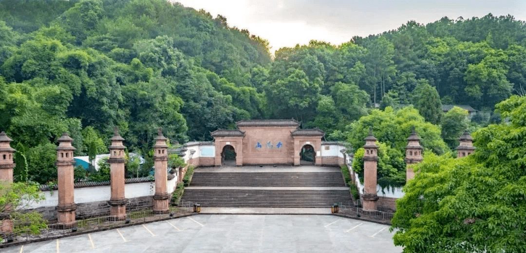 聆听邛崃丨漫步白鹤山_鹤林_人们_大雄宝殿