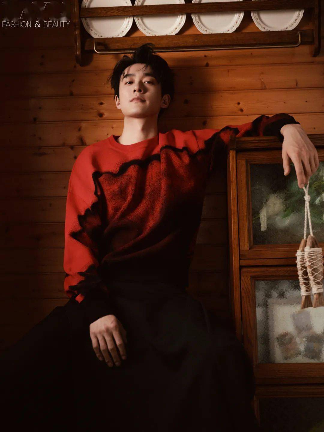 孙晨竣|繁星洒下微光_角色_黑色_金繁集