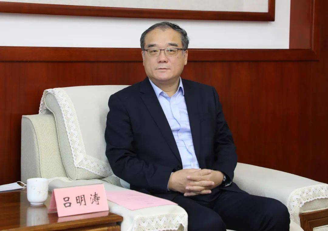 12月6日,邹平市委书记吕明涛,邹平市委副书记,市长张谦会见山东省农信