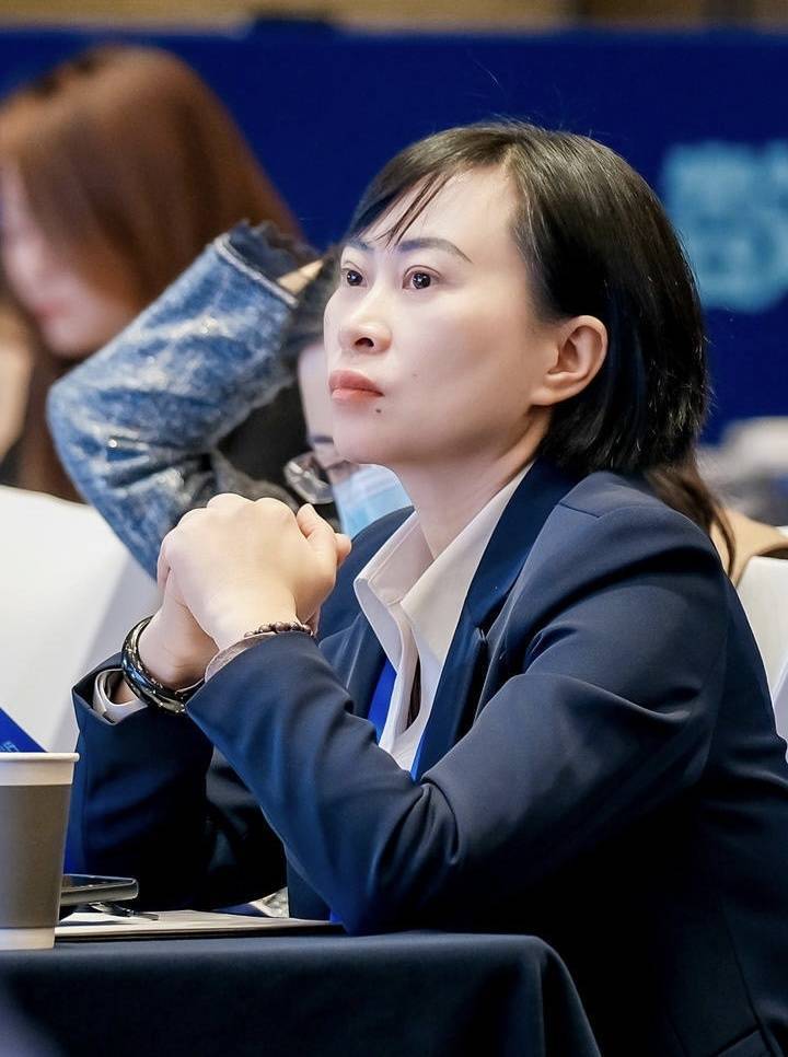 四川省委网信办刘海燕:欢迎各地优秀网信企业来川投资兴业_数字_经济