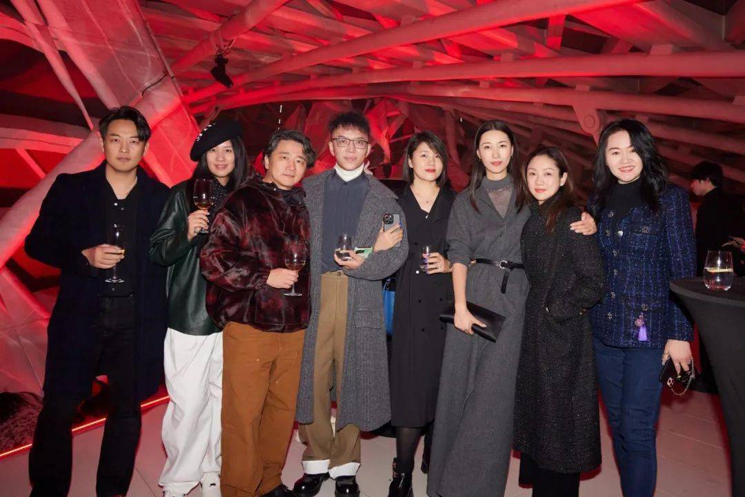 总监章凝,《时装lofficiel》杂志执行出版人韶辉,新丽传媒副总裁田甜