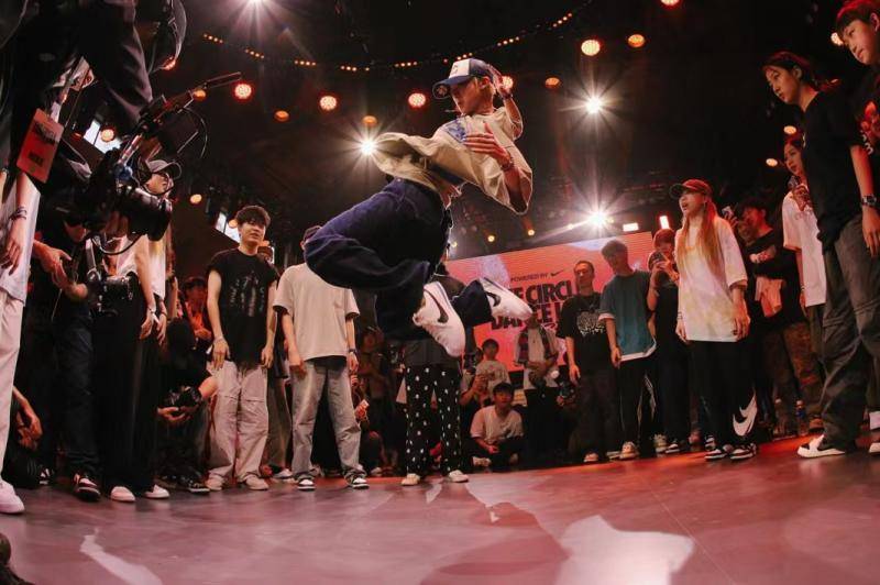 首届耐克高校街舞联赛落幕_来自_舞团_北京