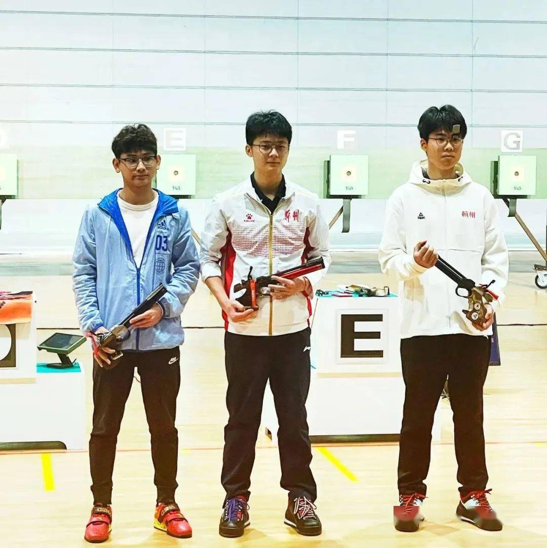 中心手枪项目专业队,进行专业化训练,师从奥运会冠军庞伟的教练张广伟