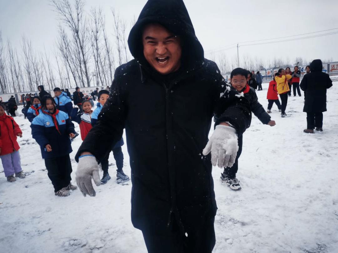冰雪天地 欢乐同行——李台镇小学开展别样大课间活动_阳谷县_展播