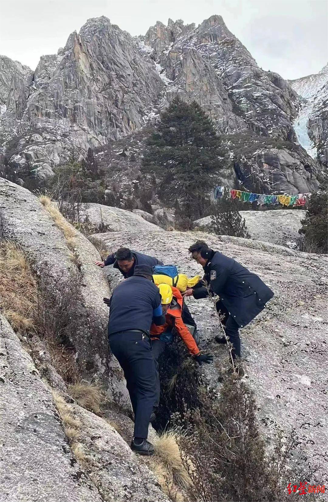 警方搜寻54小时在海拔4500米高山救出4名游客