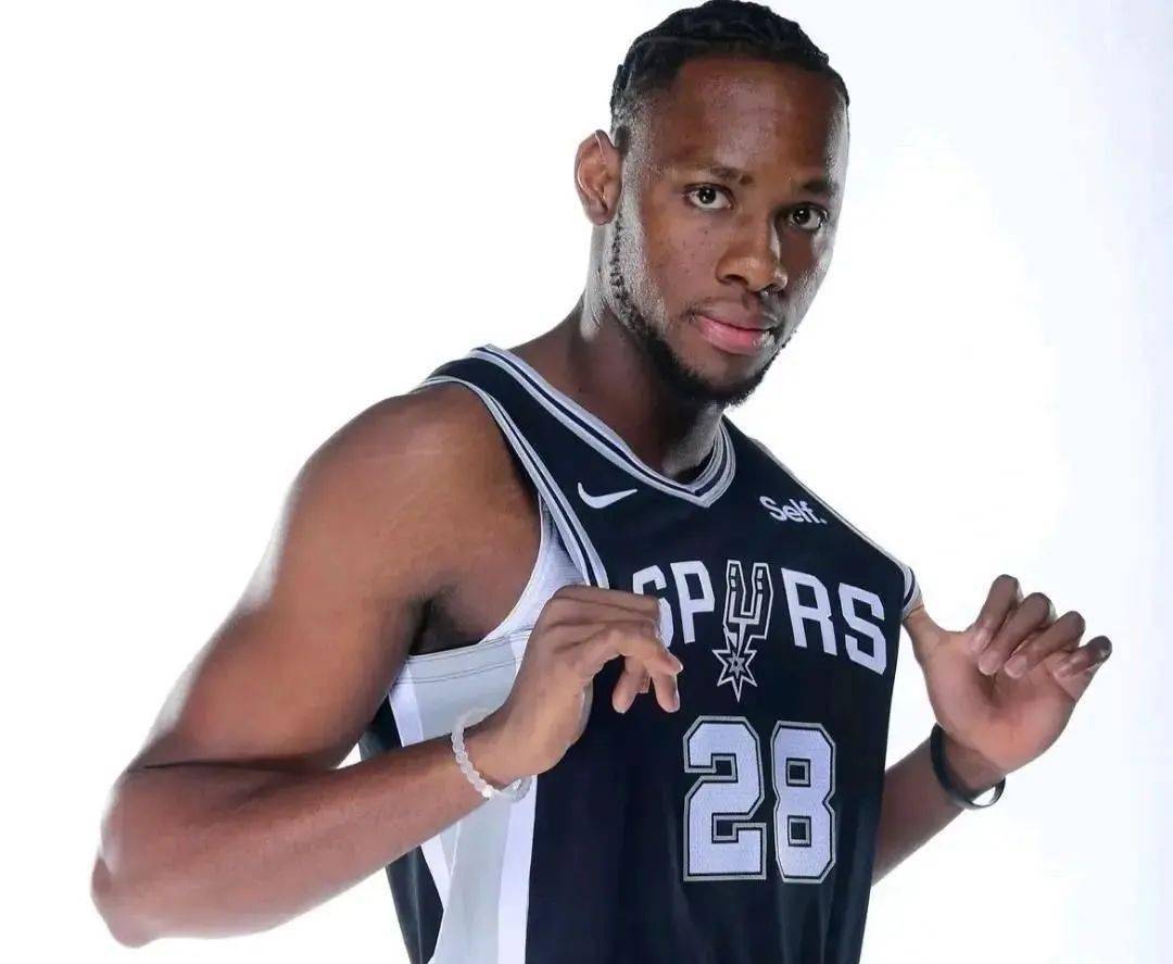 查尔斯贝西因_十字韧带撕裂_比赛