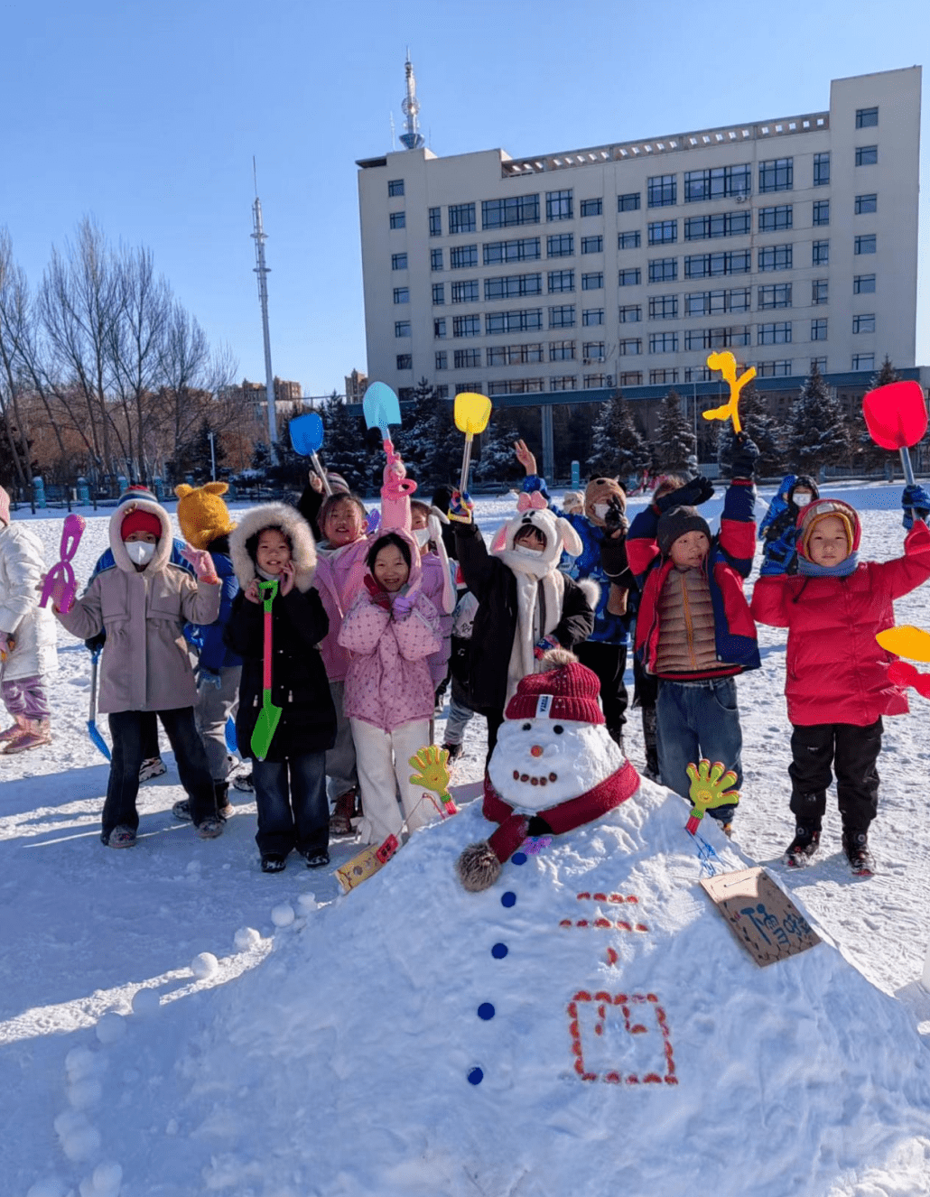 那一定是孩子们积极投身冰雪