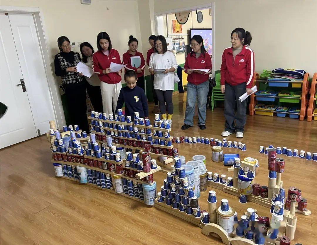 垦利区中兴幼儿园开展建构区观摩评比活动_发展_纸杯_奶粉