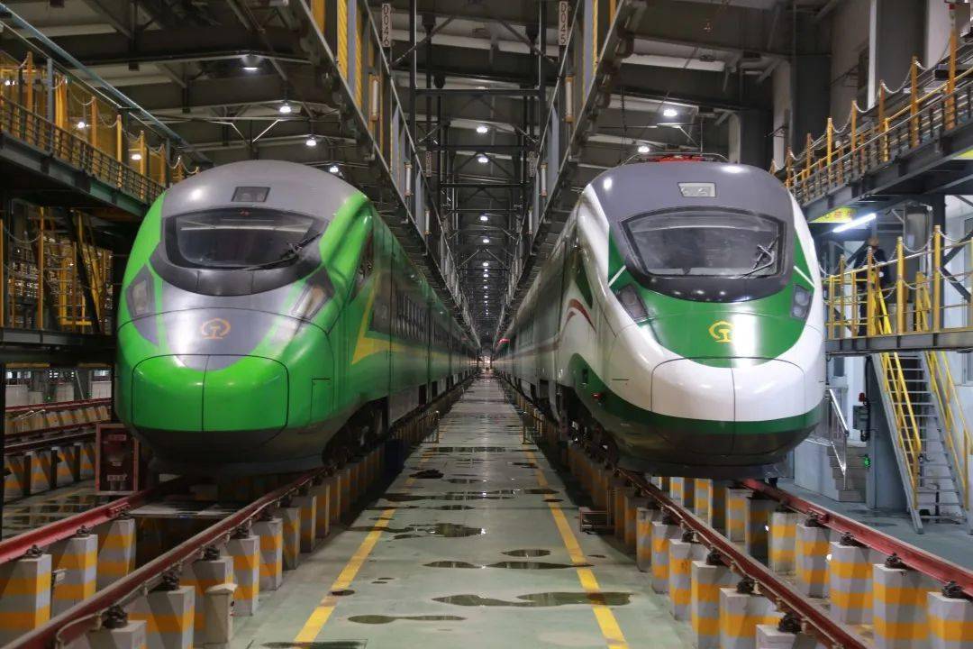 "ad钙奶"版复兴号动车即将在甘肃开跑_旅客_兰州_列车