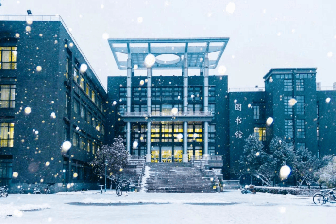 吉林工商学院雪景图片