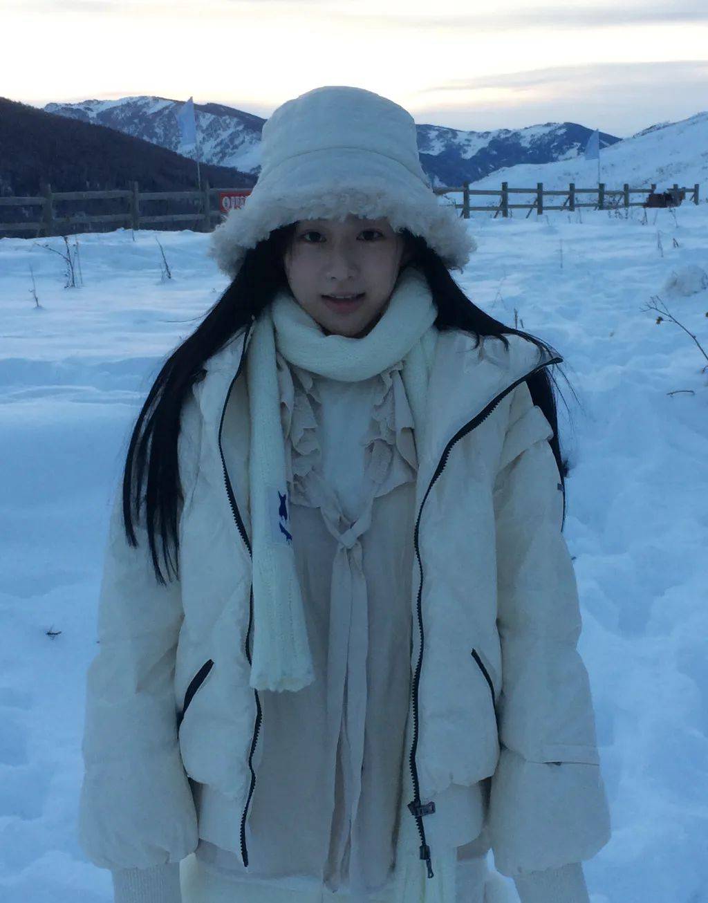 伊周星潮流|雪地拍照,还得看杨超越!_照片_雪景_妹妹