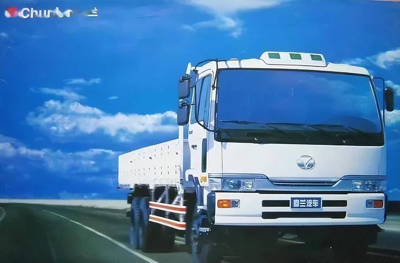 2001年,春兰卡车推出市场后,尤其是卡车的外形新颖,驾驶室舒适宽敞
