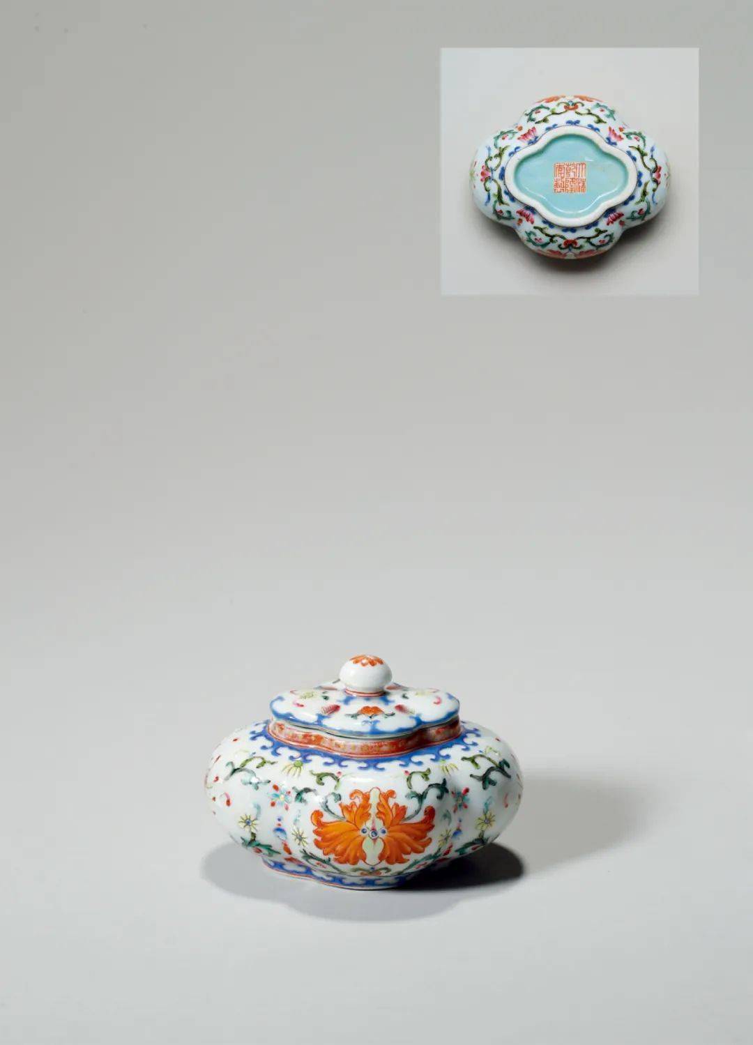 lot1131清乾隆 · 洋彩缠枝宝相花纹连盖水盂款识:"大清乾隆年制"六字