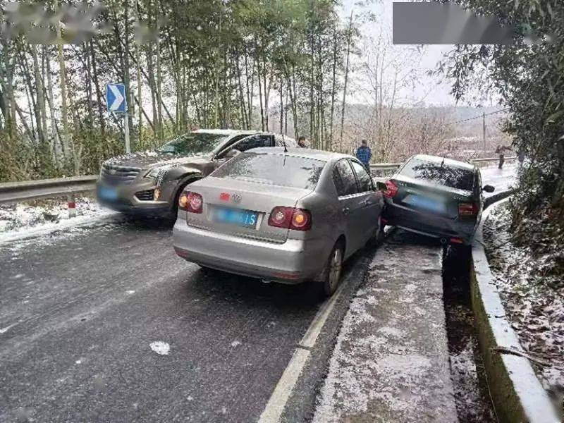 山区道路行车风险大图片