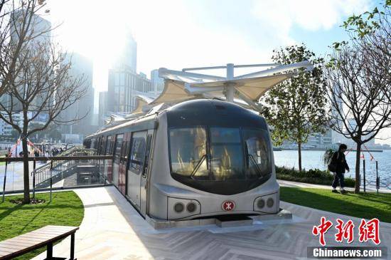 港铁退役列车进驻香港湾仔海滨_主题_公众_传媒