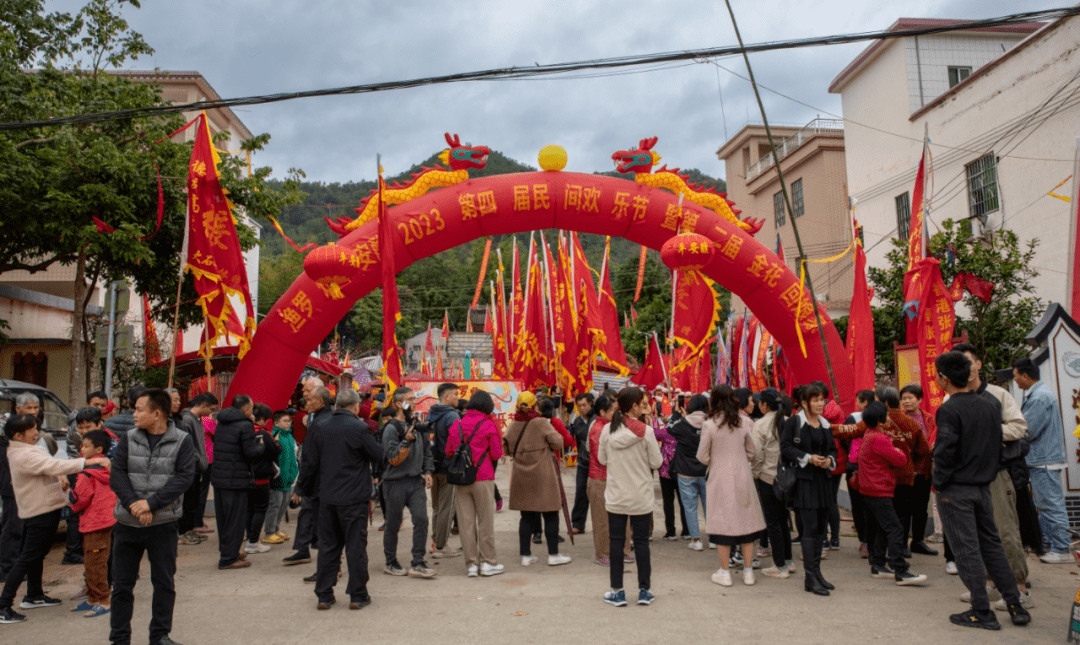 郁南县东坝镇渔罗炮村民间欢乐节热闹非凡_活动_平安_乡村