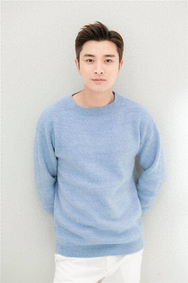 "看似很红,却无戏可拍"的4位明星,李现无可厚非,他令人意外_贾乃亮