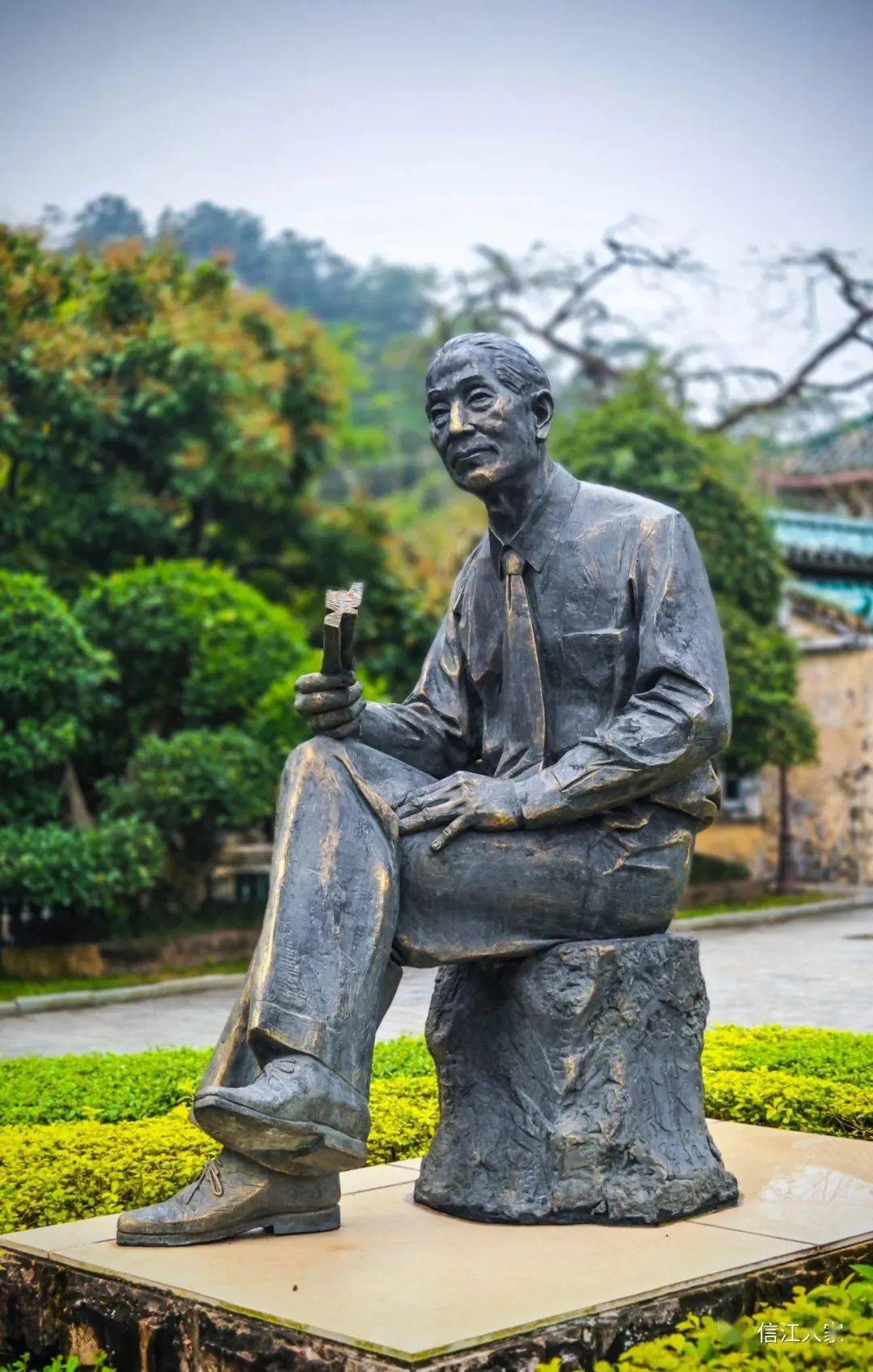 之名联珠而成,泮文楼是园主谢维立的哥哥谢维文及夫人生活起居的别墅