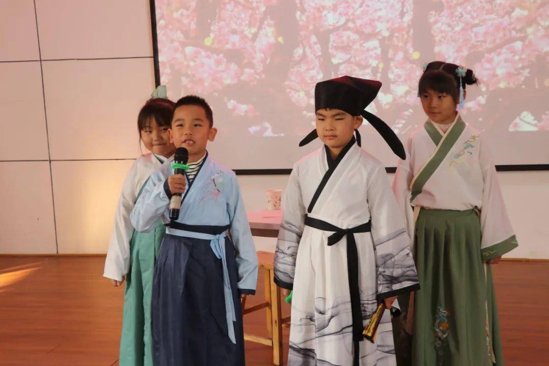 【成長·動態】繪聲繪演,童心童夢——一年級戲劇節