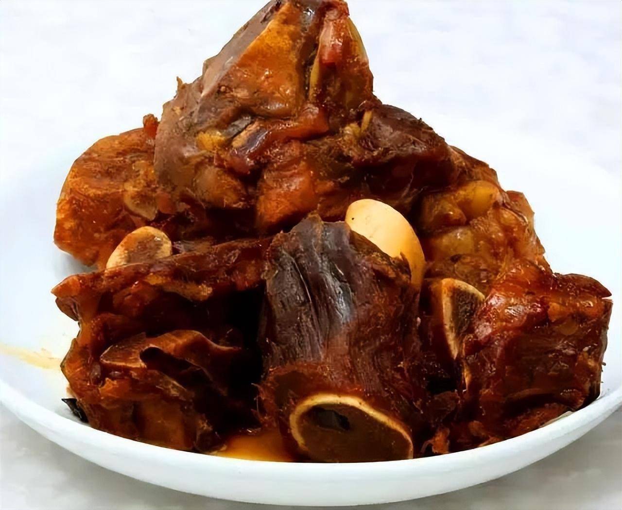 好肉生在骨头上,太仓肉松骨头已经有100多年的历史了,做法都是一代代