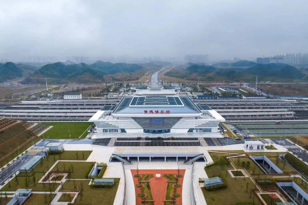 规模为2台6线建筑面积16000平方米站房以"五河汇湖"为主题因鄱阳湖扬